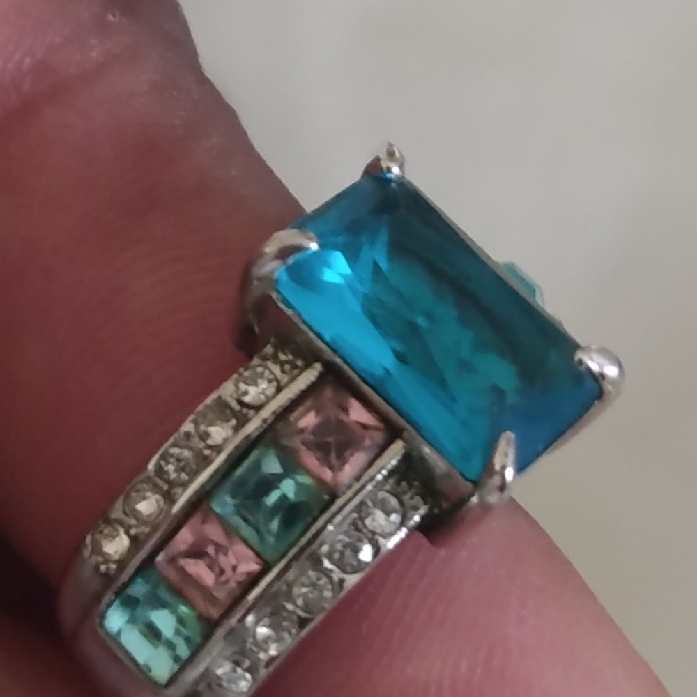 Ring - Picture 4 of 6
